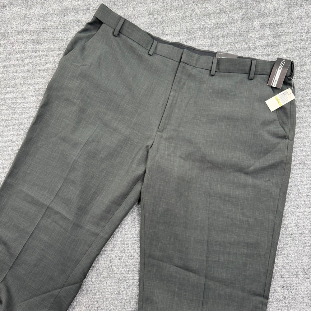 VAN HEUSEN Mens Golf Dress Pants 44W 30L Grey Extender Waist Style 50B9196 NEW